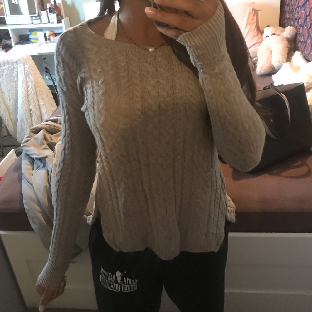 tan american eagle sweater